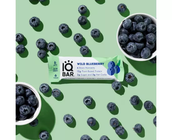 بار البروتين بنكهة التوت البري من آي كيو بار  12 X 45g